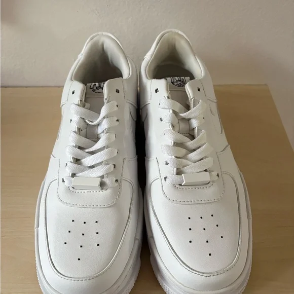 White Nike Air Force’s Sneakers with Logo - Picture 2 of 5